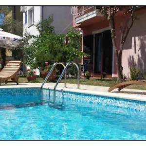 https://olive-tree-apartments.in-istria.net