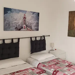 Apartment La Guglia - Guglia House-cannaregio-venezia, Venice